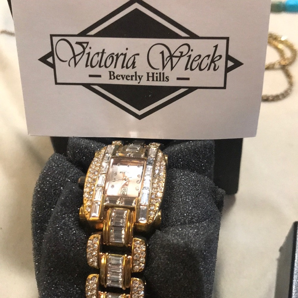 watch - Picture 4 of 4
